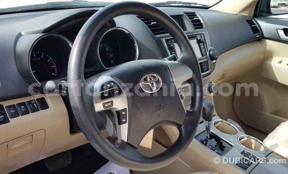 Buy Import Toyota Highlander Black Car in Import - Dubai in Arusha Buy Import Toyota Highlander Black Car in Import - Dubai in Arusha