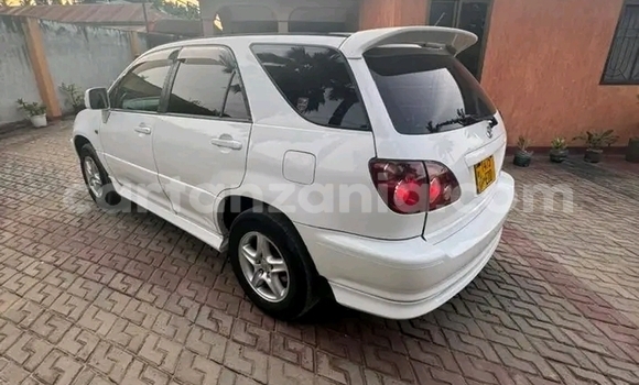 Buy Used Toyota Harrier White Car in Biharamulo in Kagera Buy Used Toyota Harrier White Car in Biharamulo in Kagera
