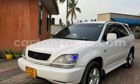 Buy Used Toyota Harrier White Car in Biharamulo in Kagera Buy Used Toyota Harrier White Car in Biharamulo in Kagera