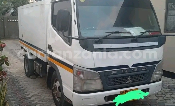 Buy Used Mitsubishi Carisma White Car in Bunda in Mara Buy Used Mitsubishi Carisma White Car in Bunda in Mara