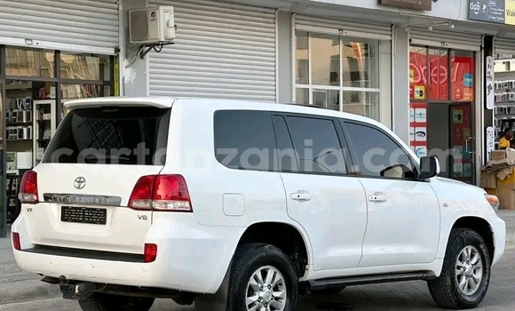 Buy Used Toyota Land Cruiser White Car in Biharamulo in Kagera Buy Used Toyota Land Cruiser White Car in Biharamulo in Kagera