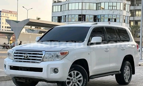 Buy Used Toyota Land Cruiser White Car in Biharamulo in Kagera Buy Used Toyota Land Cruiser White Car in Biharamulo in Kagera