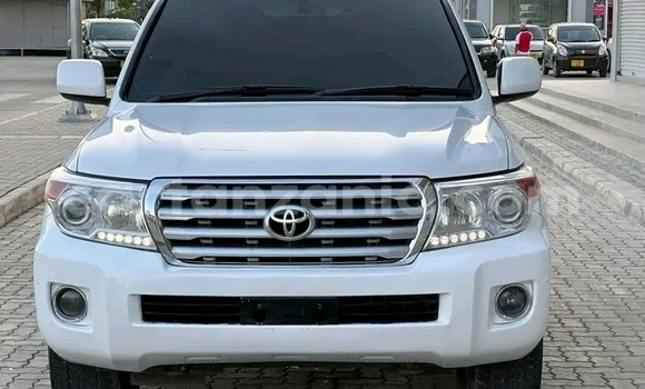 Buy Used Toyota Land Cruiser White Car in Biharamulo in Kagera Buy Used Toyota Land Cruiser White Car in Biharamulo in Kagera