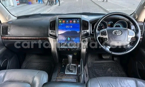 Buy Used Toyota Land Cruiser White Car in Biharamulo in Kagera Buy Used Toyota Land Cruiser White Car in Biharamulo in Kagera