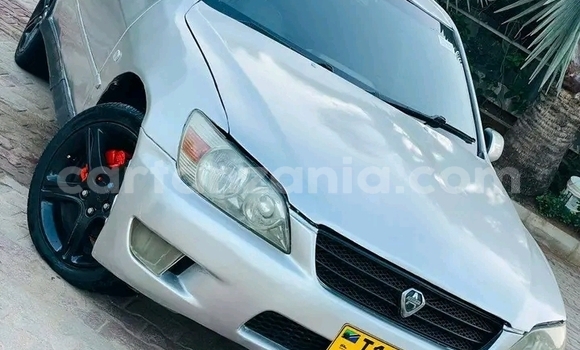 Nunua Ilio tumika Toyota Altezza Nyeupe Gari ndani ya Buhigwe nchini Kigoma