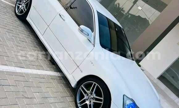 Buy Used Toyota Crown White Car in Buhigwe in Kigoma Buy Used Toyota Crown White Car in Buhigwe in Kigoma