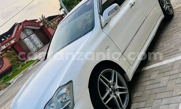 Buy Used Toyota Crown White Car in Buhigwe in Kigoma Buy Used Toyota Crown White Car in Buhigwe in Kigoma