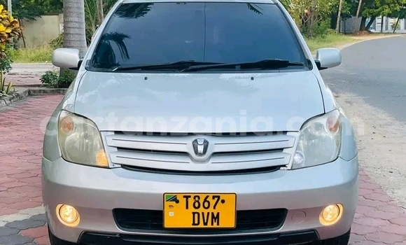 Buy Used Toyota IST White Car in Bagamoyo in Pwani Buy Used Toyota IST White Car in Bagamoyo in Pwani