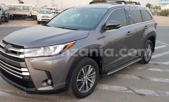 Buy Import Toyota Highlander Other Car in Import - Dubai in Arusha Buy Import Toyota Highlander Other Car in Import - Dubai in Arusha