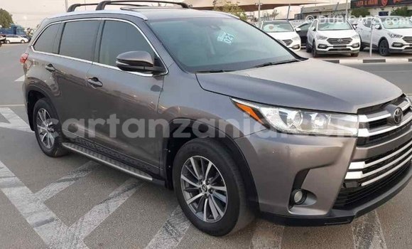 Buy Import Toyota Highlander Other Car in Import - Dubai in Arusha Buy Import Toyota Highlander Other Car in Import - Dubai in Arusha