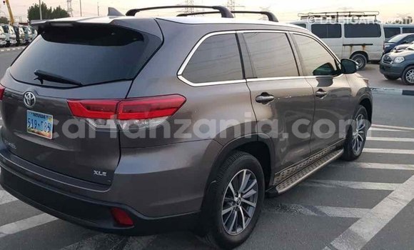 Buy Import Toyota Highlander Other Car in Import - Dubai in Arusha Buy Import Toyota Highlander Other Car in Import - Dubai in Arusha