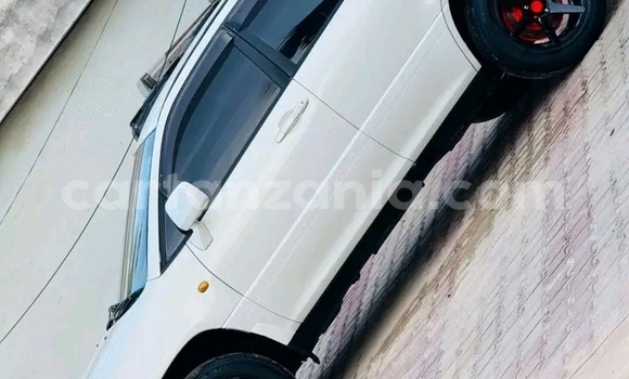 Nunua Ilio tumika Toyota Harrier Nyeupe Gari ndani ya Biharamulo nchini Kagera Nunua Ilio tumika Toyota Harrier Nyeupe Gari ndani ya Biharamulo nchini Kagera