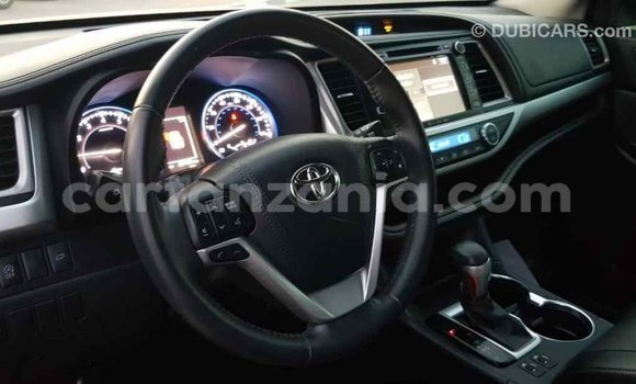 Buy Import Toyota Highlander Other Car in Import - Dubai in Arusha Buy Import Toyota Highlander Other Car in Import - Dubai in Arusha