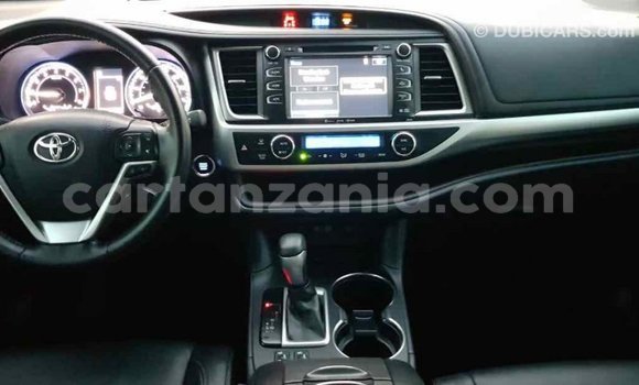 Buy Import Toyota Highlander Other Car in Import - Dubai in Arusha Buy Import Toyota Highlander Other Car in Import - Dubai in Arusha