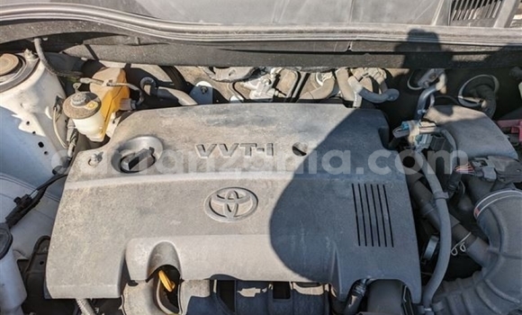 Buy Import Toyota Sienta White Car in Dar es Salaam in Dar es Salaam Buy Import Toyota Sienta White Car in Dar es Salaam in Dar es Salaam