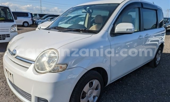Buy Import Toyota Sienta White Car in Dar es Salaam in Dar es Salaam Buy Import Toyota Sienta White Car in Dar es Salaam in Dar es Salaam