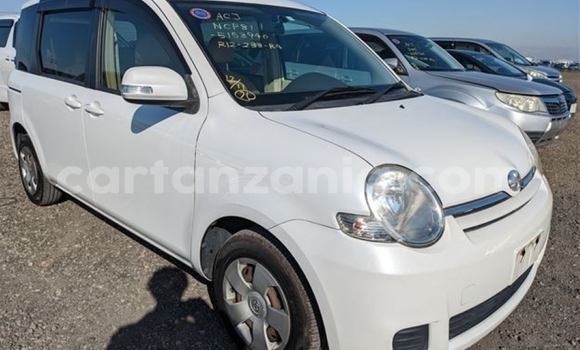 Buy Import Toyota Sienta White Car in Dar es Salaam in Dar es Salaam Buy Import Toyota Sienta White Car in Dar es Salaam in Dar es Salaam