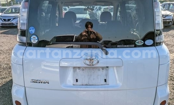 Buy Import Toyota Sienta White Car in Dar es Salaam in Dar es Salaam Buy Import Toyota Sienta White Car in Dar es Salaam in Dar es Salaam