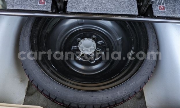 Buy Import Toyota Sienta White Car in Dar es Salaam in Dar es Salaam Buy Import Toyota Sienta White Car in Dar es Salaam in Dar es Salaam