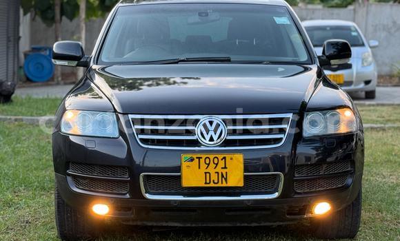 Nunua Ilio tumika Volkswagen Touareg Nyeusi Gari ndani ya Dar es Salaam nchini Dar es Salaam
