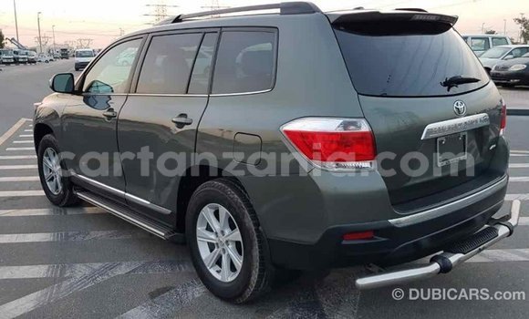 Nunua Imported Toyota Highlander Kijani Gari ndani ya Import - Dubai nchini Arusha Nunua Imported Toyota Highlander Kijani Gari ndani ya Import - Dubai nchini Arusha