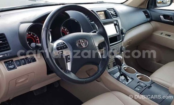 Nunua Imported Toyota Highlander Kijani Gari ndani ya Import - Dubai nchini Arusha Nunua Imported Toyota Highlander Kijani Gari ndani ya Import - Dubai nchini Arusha
