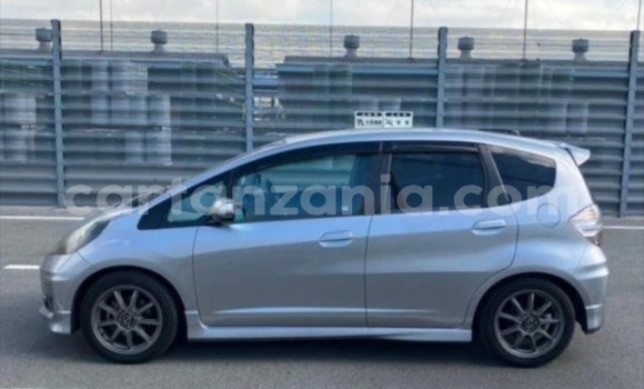 Nunua Imported Honda FIT Nyingine Gari ndani ya Dar es Salaam nchini Dar es Salaam Nunua Imported Honda FIT Nyingine Gari ndani ya Dar es Salaam nchini Dar es Salaam