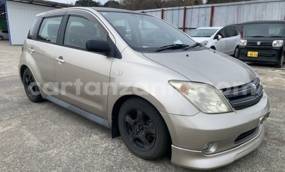 Nunua Imported Toyota IST Nyingine Gari ndani ya Dar es Salaam nchini Dar es Salaam