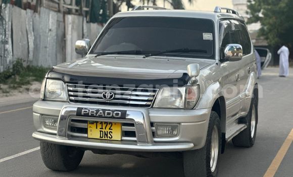 Nunua Ilio tumika Toyota Prado Fedha Gari ndani ya Dar es Salaam nchini Dar es Salaam