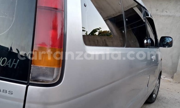 Nunua Ilio tumika Toyota Noah Fedha Gari ndani ya Dar es Salaam nchini Dar es Salaam Nunua Ilio tumika Toyota Noah Fedha Gari ndani ya Dar es Salaam nchini Dar es Salaam