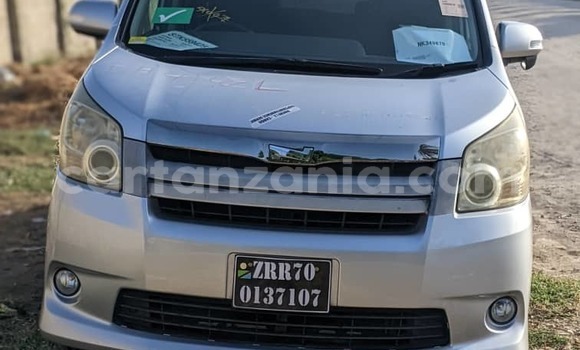 Nunua Mpya Toyota Noah Fedha Gari ndani ya Dar es Salaam nchini Dar es Salaam