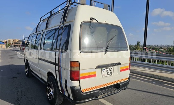 Nunua Ilio tumika Toyota Hiace Nyeupe Gari ndani ya Dar es Salaam nchini Dar es Salaam Nunua Ilio tumika Toyota Hiace Nyeupe Gari ndani ya Dar es Salaam nchini Dar es Salaam