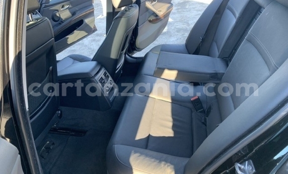 Nunua Imported BMW 3–Series Nyeusi Gari ndani ya Karatu nchini Arusha Nunua Imported BMW 3–Series Nyeusi Gari ndani ya Karatu nchini Arusha
