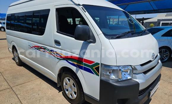 Buy Used Toyota Hiace White Car in Dodoma in Dodoma