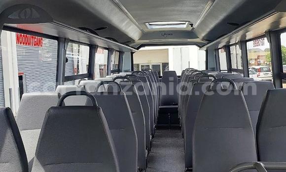 Buy Used Hino 300 Series White Truck in Dodoma in Dodoma Buy Used Hino 300 Series White Truck in Dodoma in Dodoma