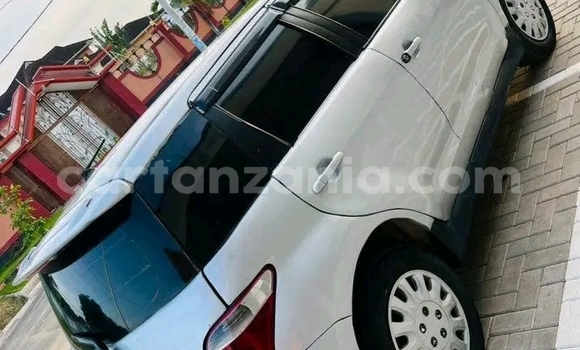 Buy Used Toyota IST White Car in Biharamulo in Kagera Buy Used Toyota IST White Car in Biharamulo in Kagera