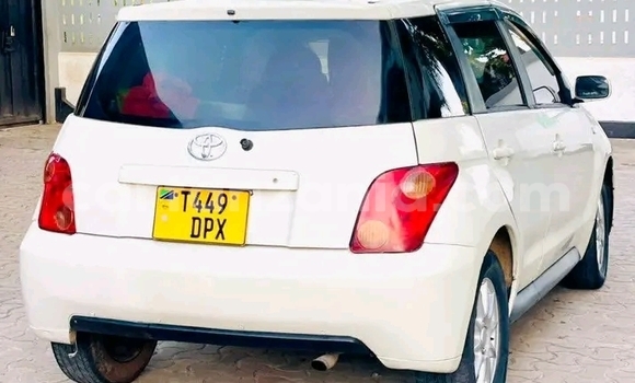 Buy Used Toyota IST White Car in Biharamulo in Kagera Buy Used Toyota IST White Car in Biharamulo in Kagera