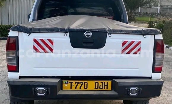 Buy Used Nissan Hardbody White Car in Biharamulo in Kagera Buy Used Nissan Hardbody White Car in Biharamulo in Kagera