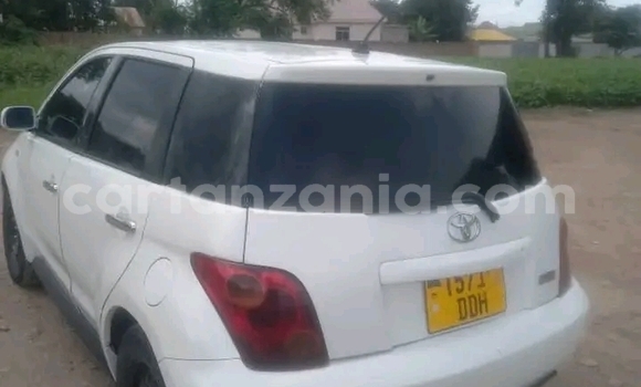 Buy Used Toyota IST White Car in Bagamoyo in Pwani Buy Used Toyota IST White Car in Bagamoyo in Pwani