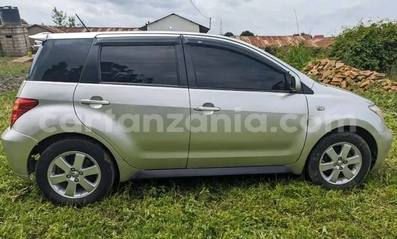 Buy Used Toyota IST White Car in Babati Rural in Manyara