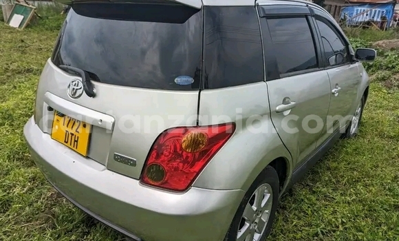 Buy Used Toyota IST White Car in Babati Rural in Manyara Buy Used Toyota IST White Car in Babati Rural in Manyara