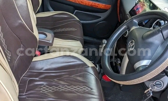 Buy Used Toyota IST White Car in Babati Urban in Manyara Buy Used Toyota IST White Car in Babati Urban in Manyara