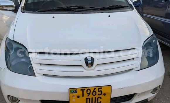 Buy Used Toyota IST White Car in Babati Urban in Manyara Buy Used Toyota IST White Car in Babati Urban in Manyara
