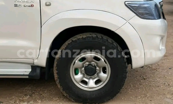 Buy Used Toyota Hiluxe VIGO White Car in Chamwino in Dodoma
