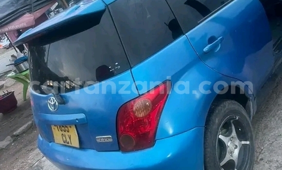 Buy Used Toyota IST Blue Car in Chake Chake in Pemba South