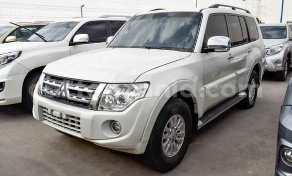 Nunua Imported Mitsubishi Pajero Nyeupe Gari ndani ya Import - Dubai nchini Arusha Nunua Imported Mitsubishi Pajero Nyeupe Gari ndani ya Import - Dubai nchini Arusha