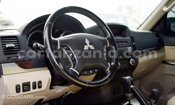 Nunua Imported Mitsubishi Pajero Nyeupe Gari ndani ya Import - Dubai nchini Arusha Nunua Imported Mitsubishi Pajero Nyeupe Gari ndani ya Import - Dubai nchini Arusha