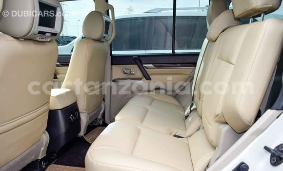 Nunua Imported Mitsubishi Pajero Nyeupe Gari ndani ya Import - Dubai nchini Arusha Nunua Imported Mitsubishi Pajero Nyeupe Gari ndani ya Import - Dubai nchini Arusha