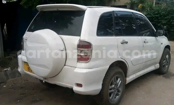 Buy Used Toyota RAV4 White Car in Chato in Geita Buy Used Toyota RAV4 White Car in Chato in Geita