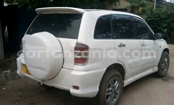 Buy Used Toyota RAV4 White Car in Chato in Geita Buy Used Toyota RAV4 White Car in Chato in Geita